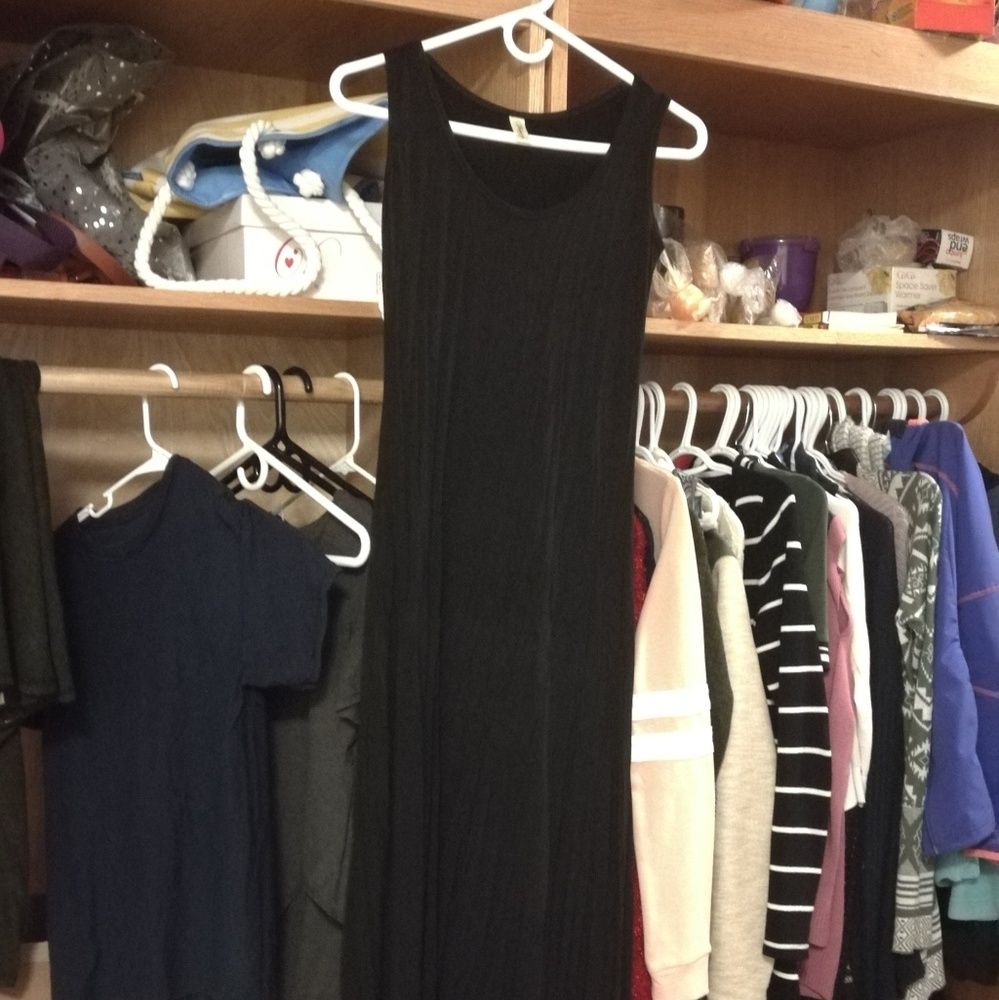 Black sleeveless maxi dress